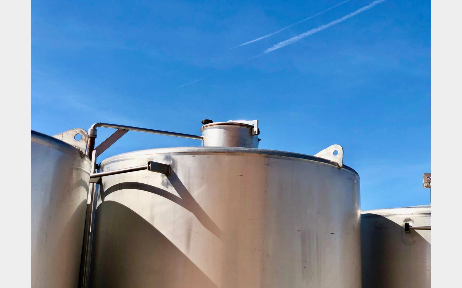 Stainless steel tank - On feet 30 HL (3 000 litres)