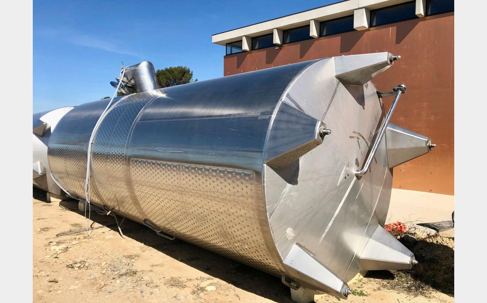 Stainless steel tank - Compartmented 325 HL (32 500 litres) LETINA