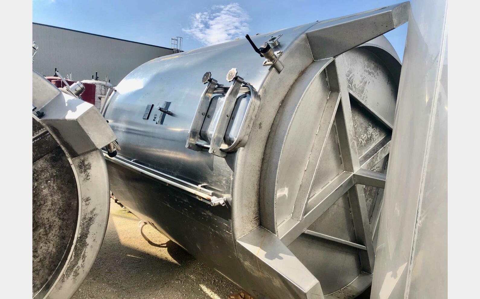 Stainless steel tank - Closed 122 HL (12 200 liters) CTM