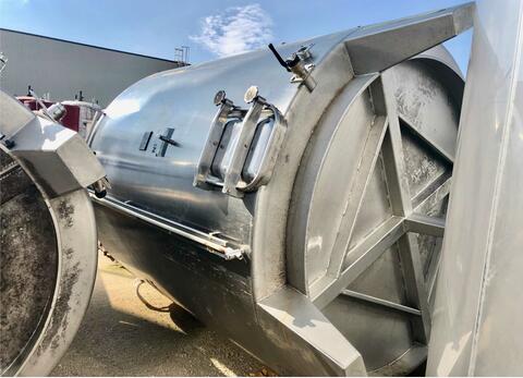 Closed stainless steel tank - Conical bottom on feet