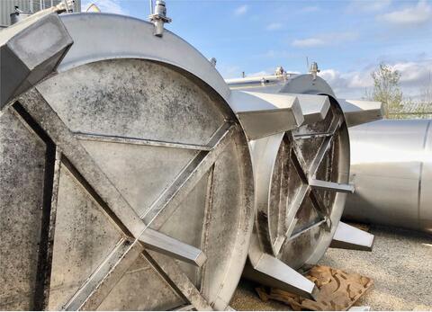 Closed stainless steel tank