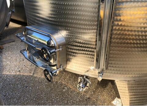 Cuve inox - Fond plat 155 HL (15 500 litres)
