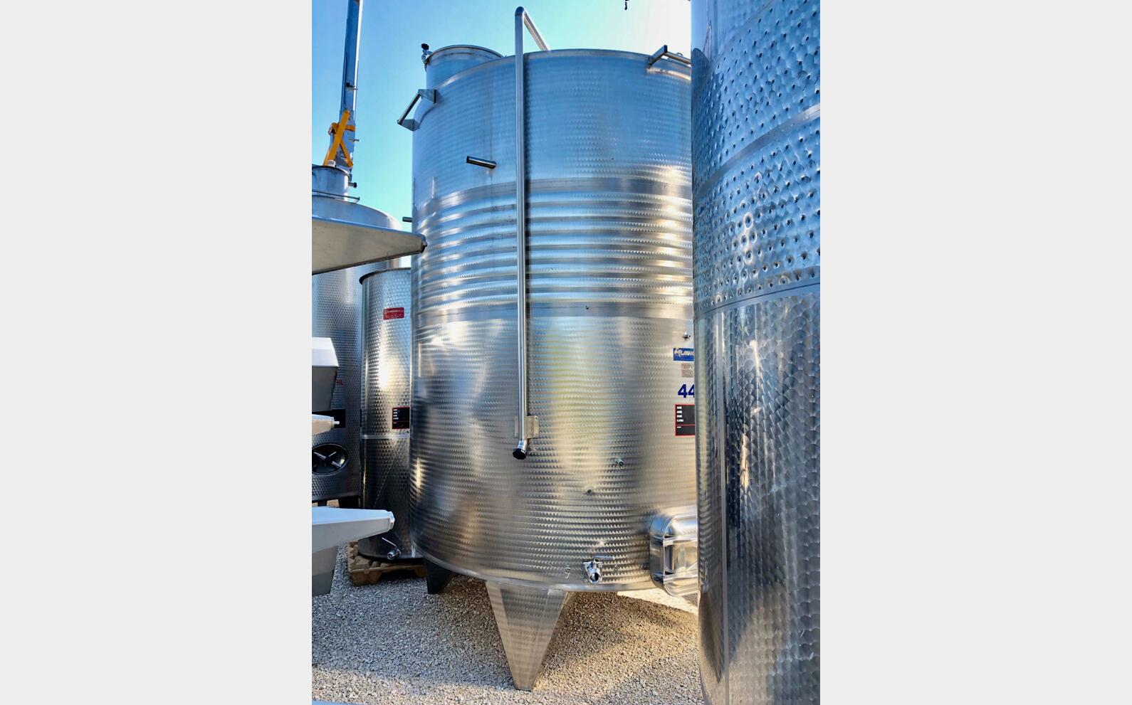 Cuve inox - Fond plat 155 HL (15 500 litres)