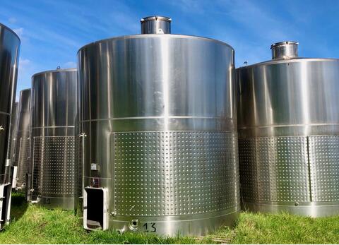 304 stainless steel tank 375 HL (37 500 litres)