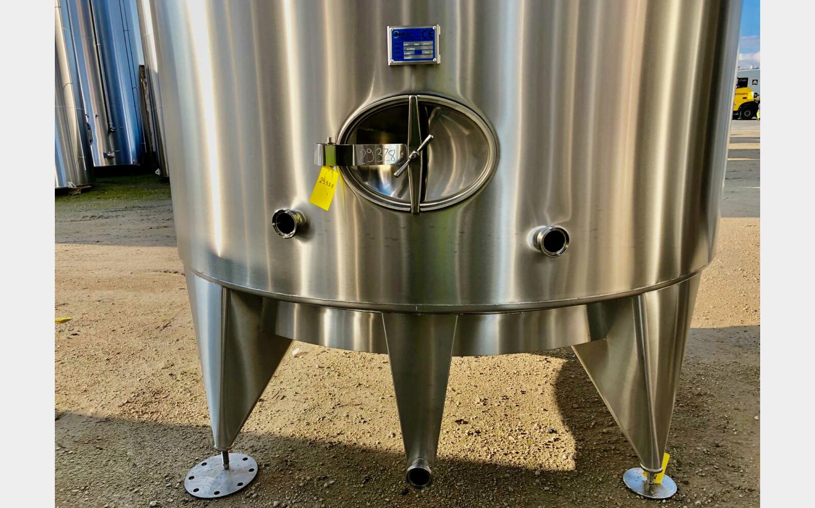 Cuve inox 304L - Fond conique inclin&eacute; 162 HL (16 200 litres) ARSILAC