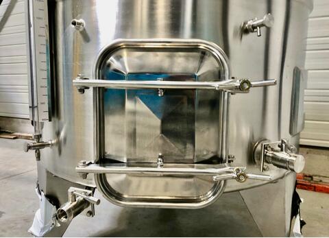 Cuve inox 304 thermor&eacute;gul&eacute;e sur pieds 25.4 HL (2 547 litres) ARSILAC