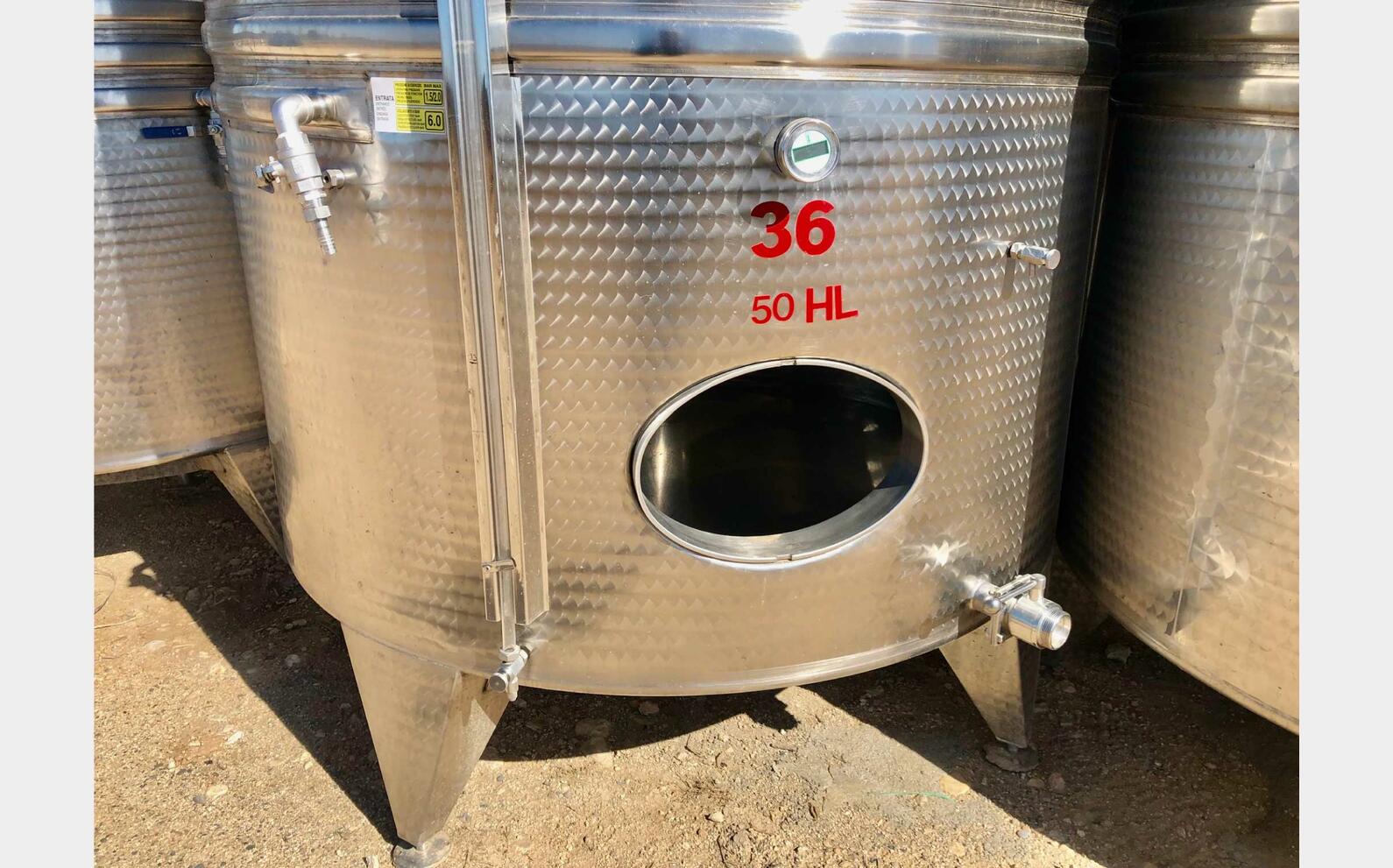 Cuve inox - Sur pieds 50 HL (5 000 litres) LACOINOX