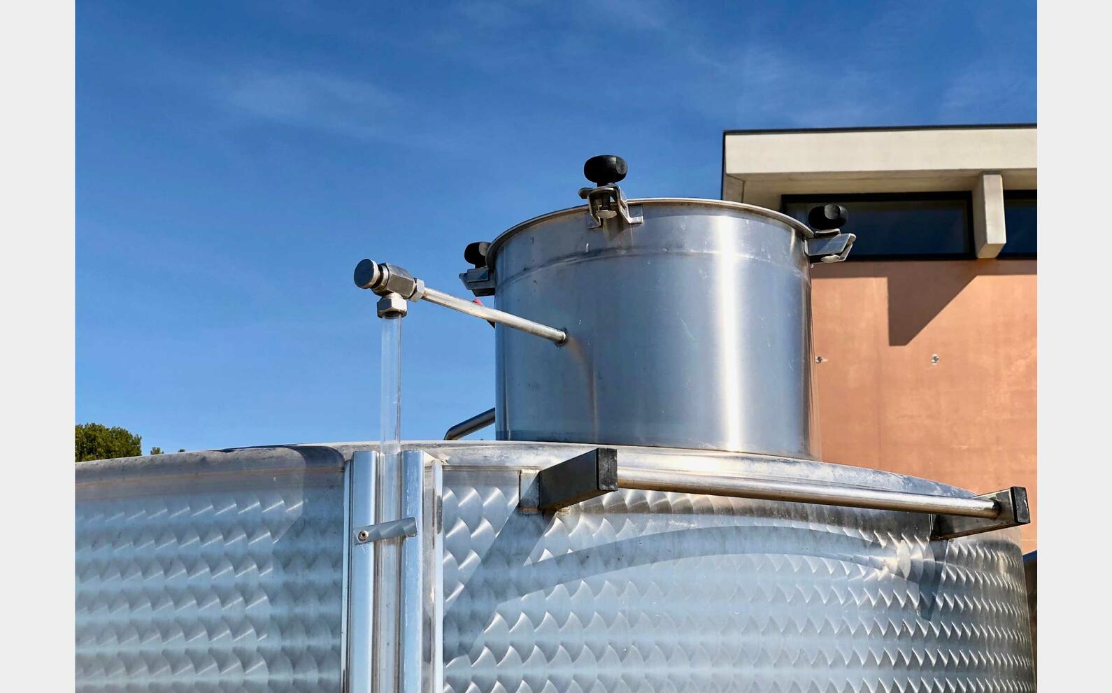 Stainless steel tank - On feet 50 HL (5 000 litres) LACOINOX