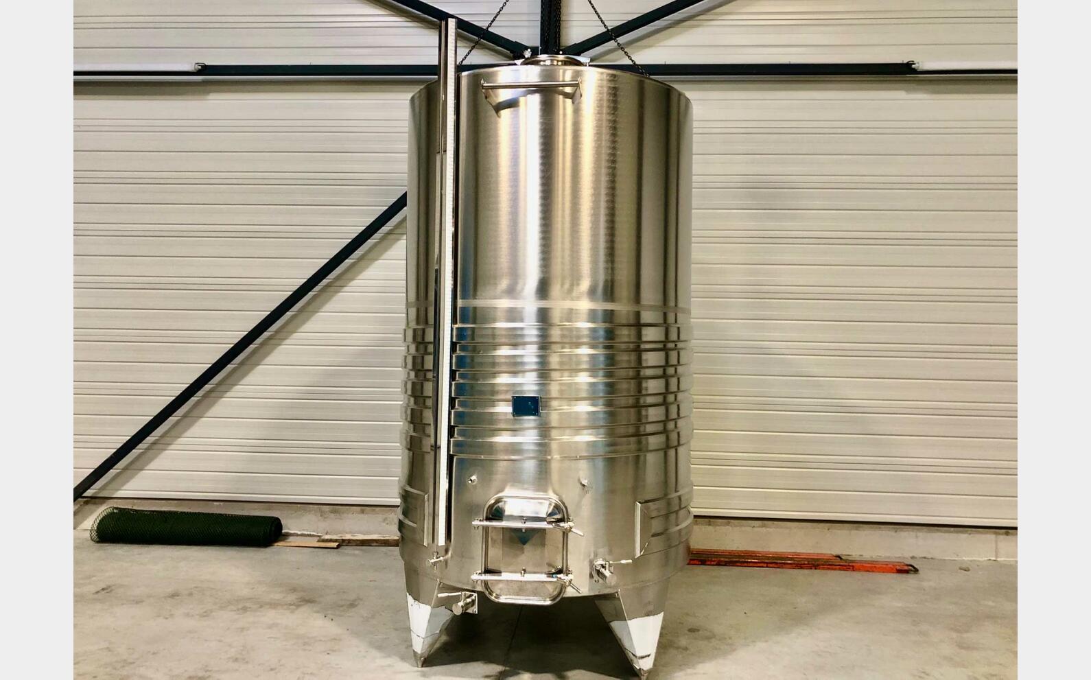 Cuve inox 304 thermor&eacute;gul&eacute;e sur pieds 72.27 HL (7 227 litres) ARSILAC