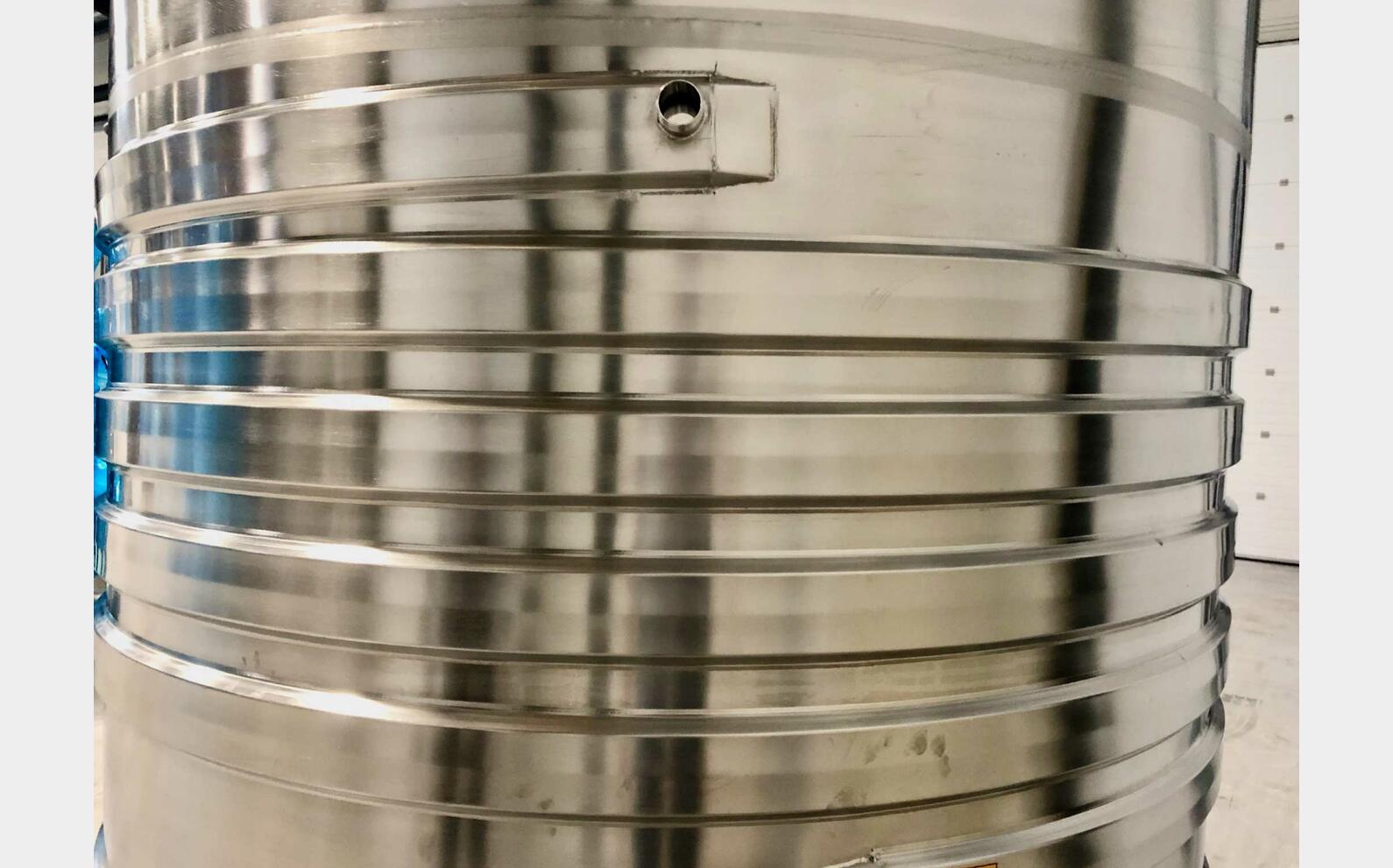 Cuve inox 304 thermor&eacute;gul&eacute;e sur pieds 72.27 HL (7 227 litres) ARSILAC
