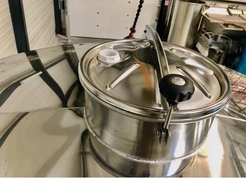 Cuve inox 304 thermor&eacute;gul&eacute;e sur pieds 72.27 HL (7 227 litres) ARSILAC
