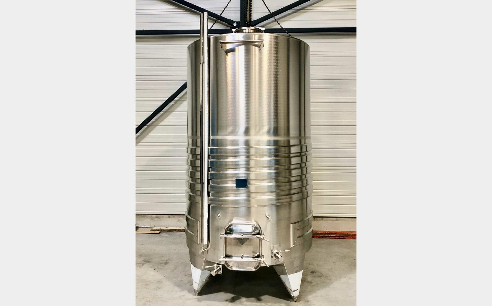 Cuve inox 304 thermor&eacute;gul&eacute;e sur pieds 72.27 HL (7 227 litres) ARSILAC