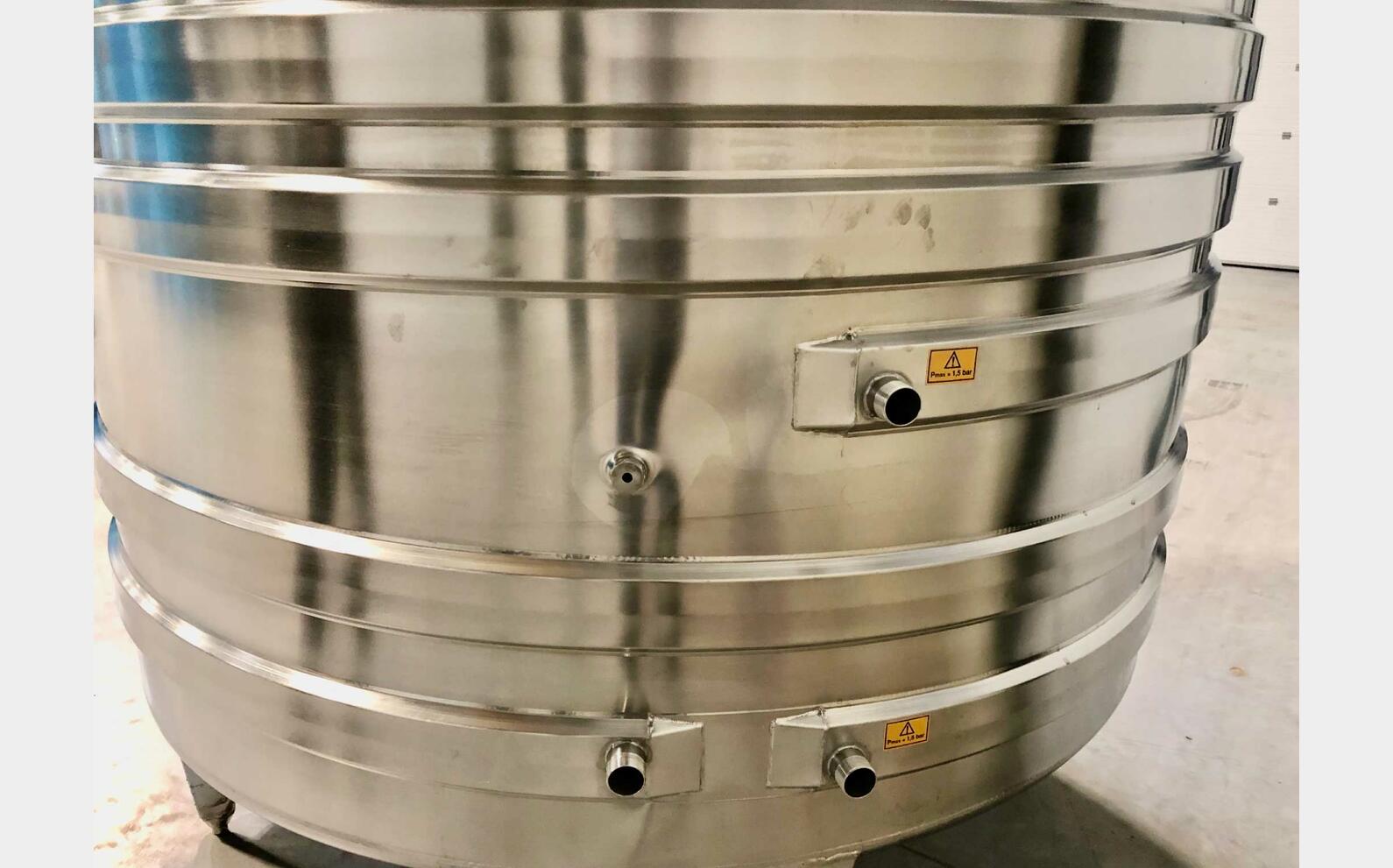 Cuve inox 304 thermor&eacute;gul&eacute;e sur pieds 72.27 HL (7 227 litres) ARSILAC
