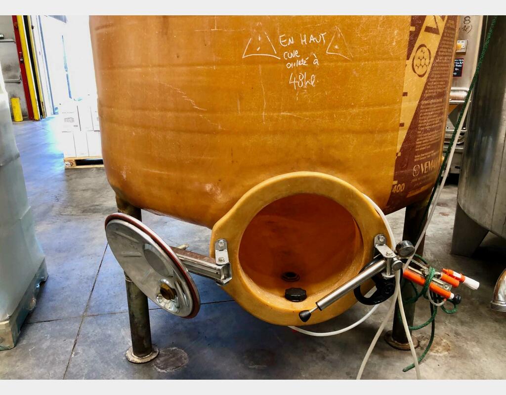 Fiberglass tank - Vertical