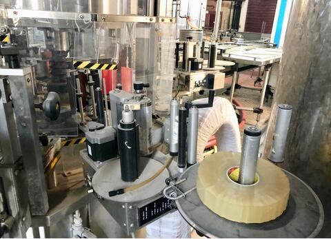 Labelling machine - Stickers - 3 stations 4500 Bottles/hour CAVAGNINO AND GATTI