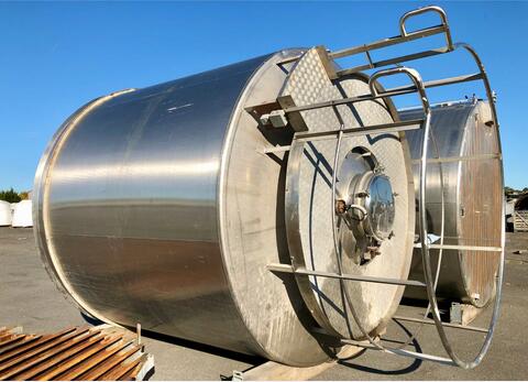 Stainless steel tank  - On base