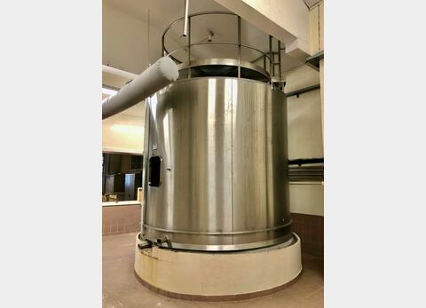 Stainless steel tank  - On base