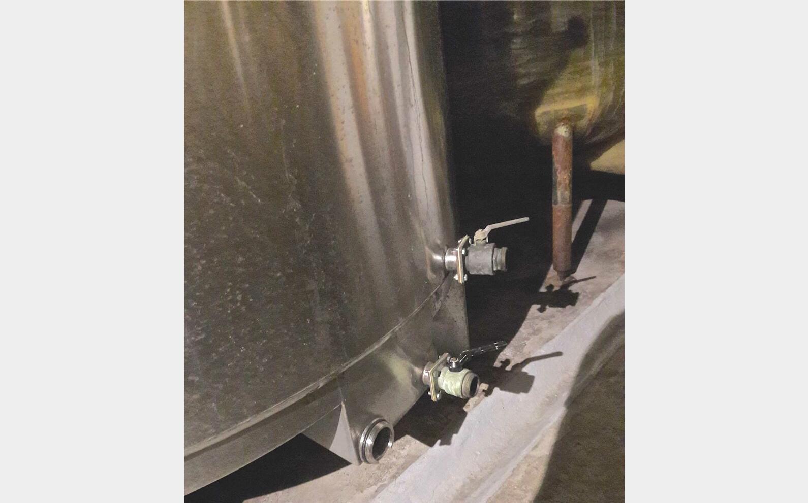 Cuve inox - Sur pieds 185 HL (18 500 litres)