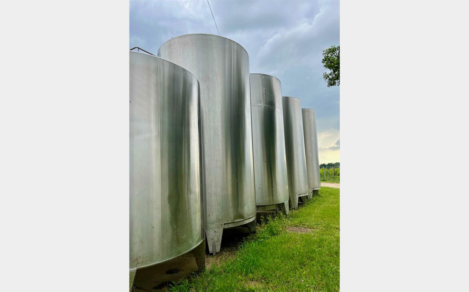 Cuve inox - Sur pieds 185 HL (18 500 litres)