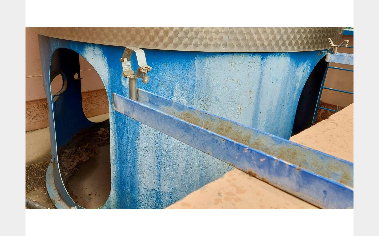 316L ss tank - On steel skirt 180 HL (1 8000 litres) BIGNIER SCHMID-LAURENT