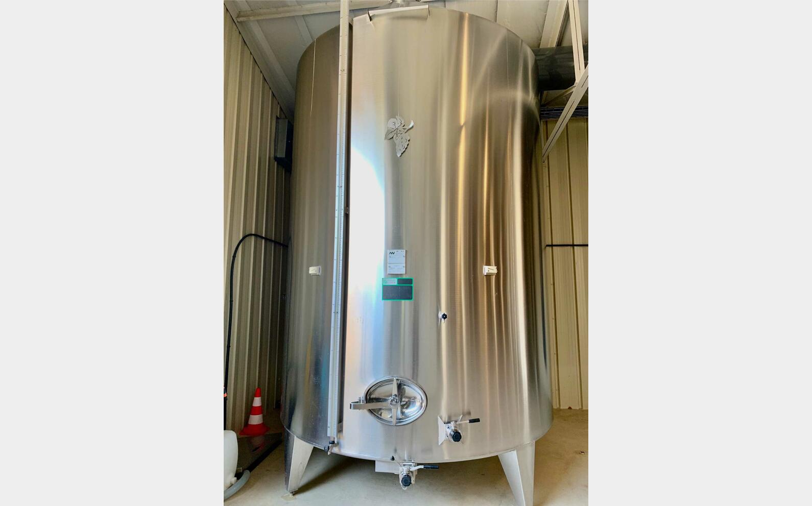 Cylindrical stainless steel tank 200 HL (20,000 litres) METALINOX