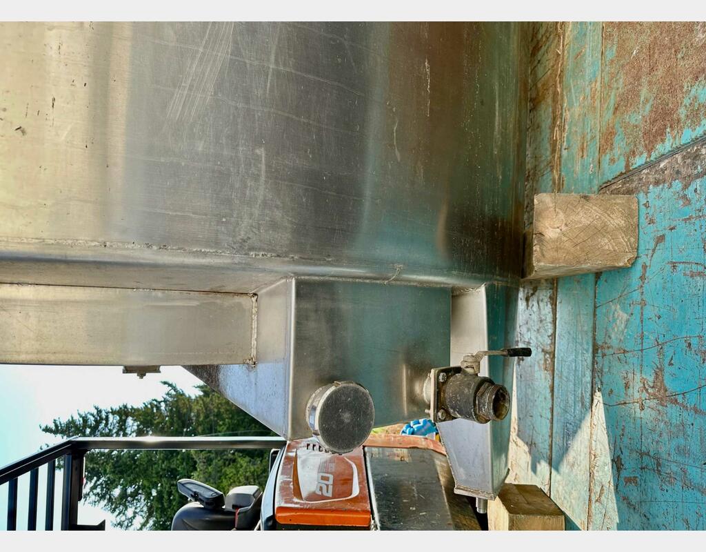 Stainless steel tank