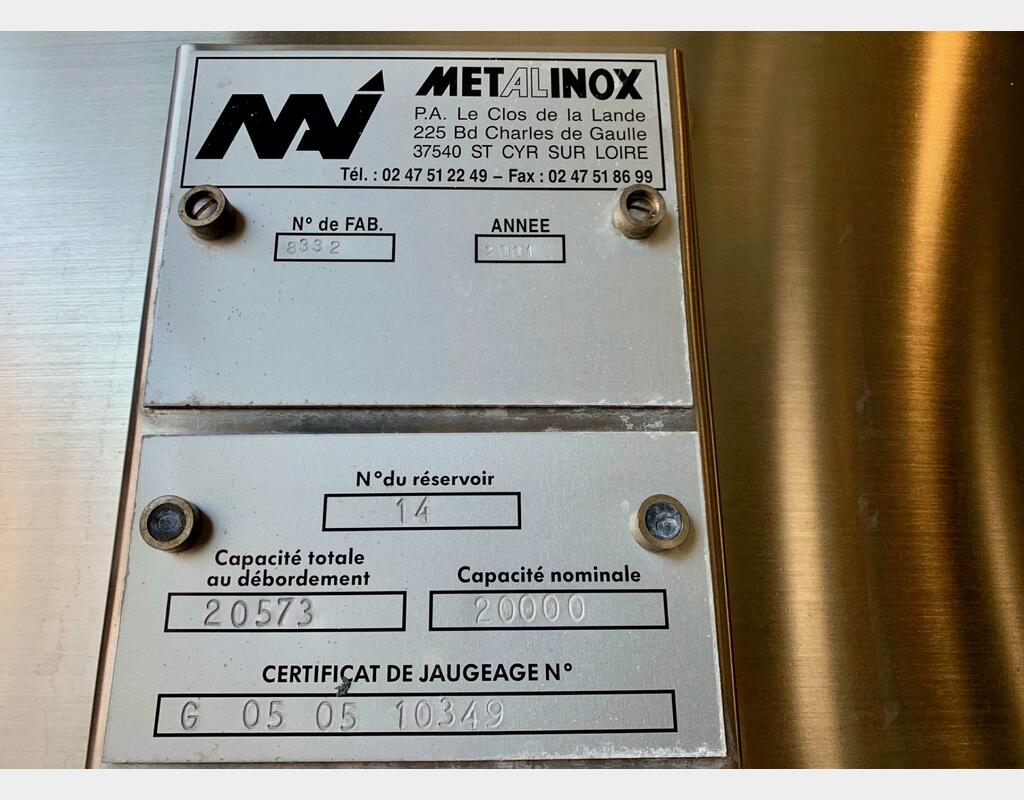 Stainless steel cylindrical tank - Vertical - On feet