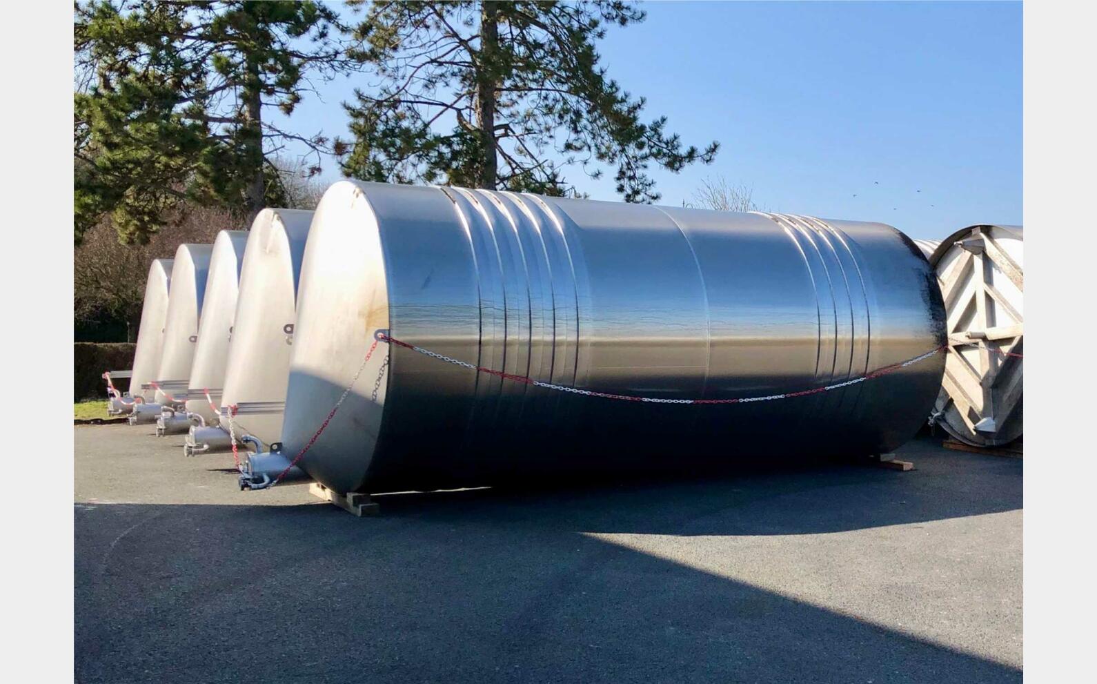 Cuve inox 316L - Fond inclin&eacute; 377.50 HL (37 750 litres) PIERRE GUERIN