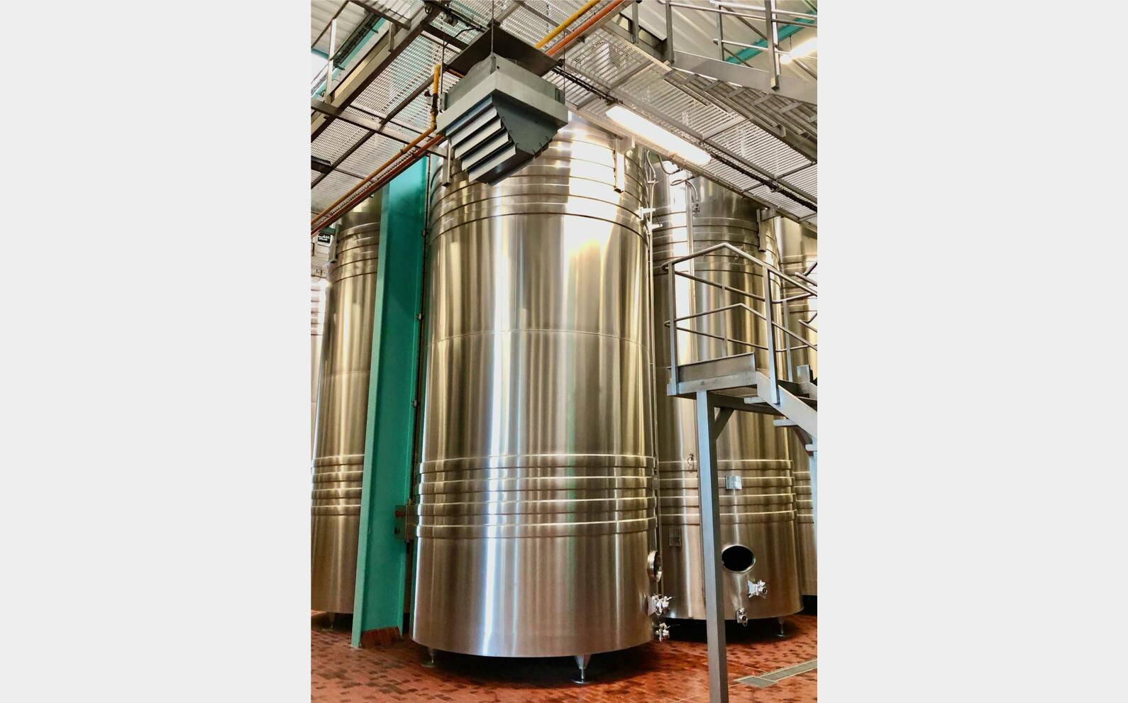 Cuve inox 316L 377.50 HL (37 750 litres) PIERRE GUERIN