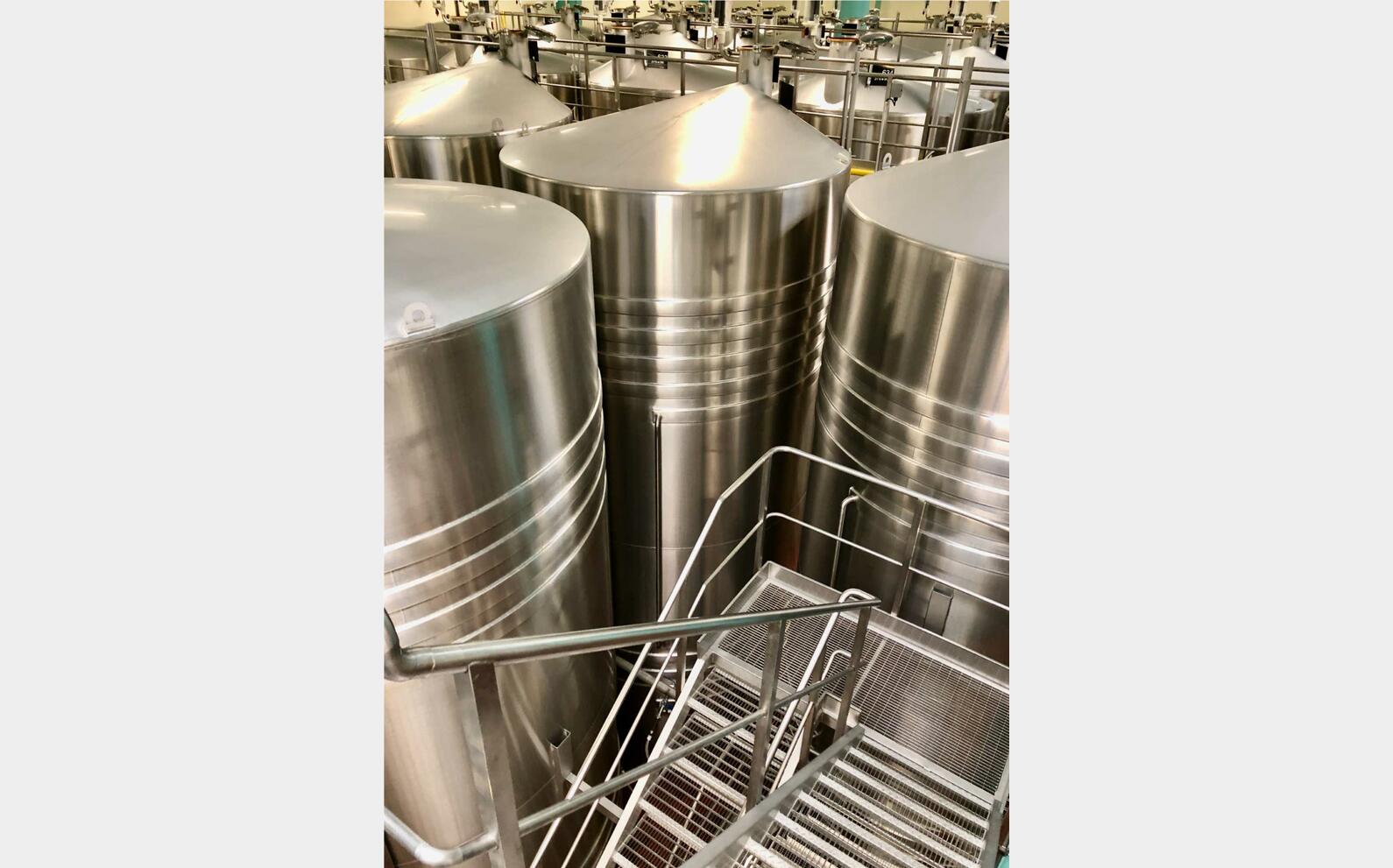 316L stainless steel tank 377.50 HL (37 750 litres) PIERRE GUERIN