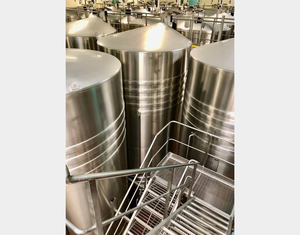 Cuve inox 316L - Fd incliné - Sur pieds - Vinification - 03/23-81