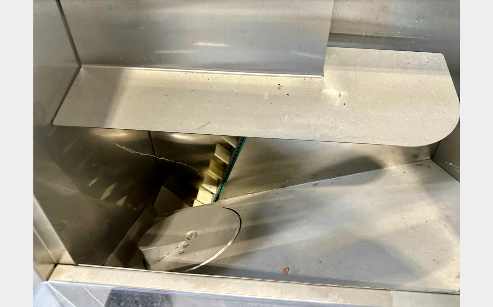 Screw cap dispenser With crimping ALBAGNAC