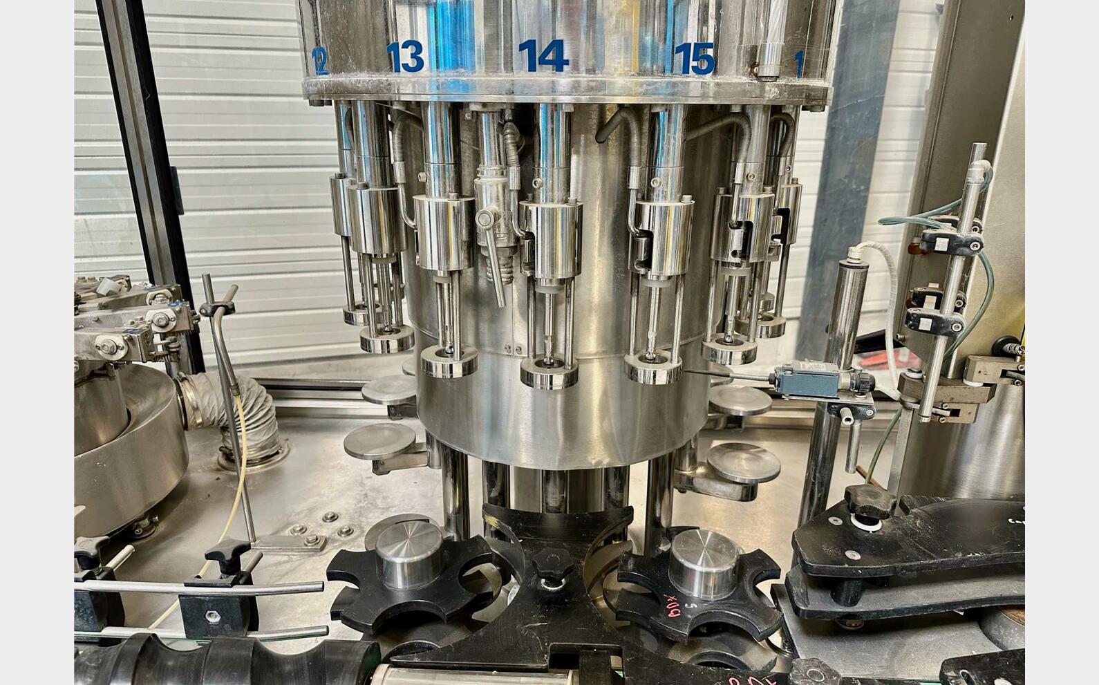 MONOBLOC - Rinsing / Pulling / Capping 3 000 Bt/h ALFATECK
