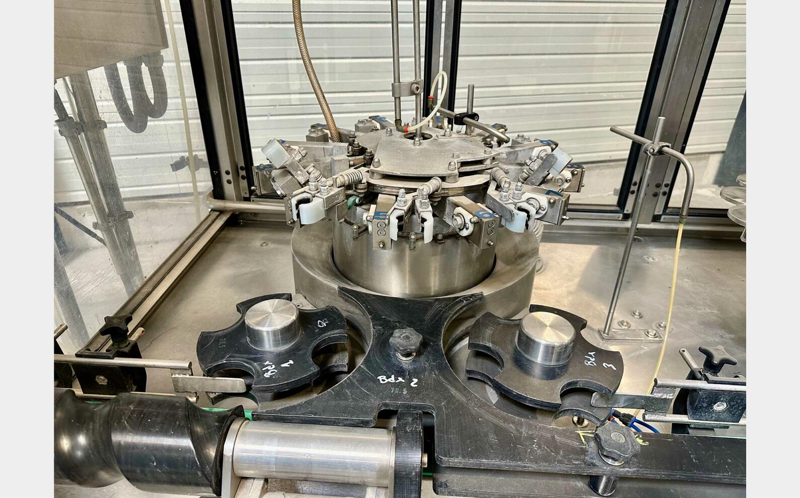 MONOBLOC - Rinsing / Pulling / Capping 3 000 Bt/h ALFATECK