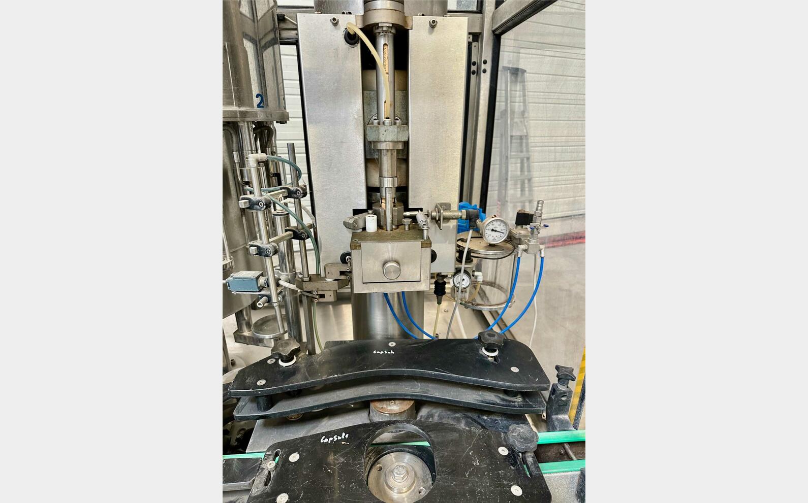 MONOBLOC - Rinsing / Pulling / Capping 3 000 Bt/h ALFATECK