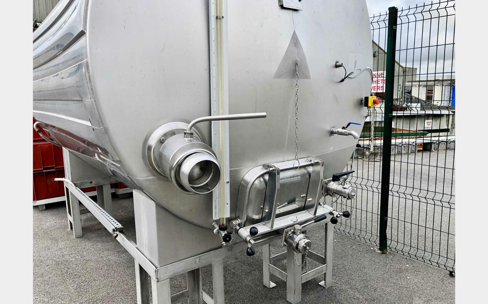 Self-emptying tank 75 HL (7,500 litres) DEMOISY