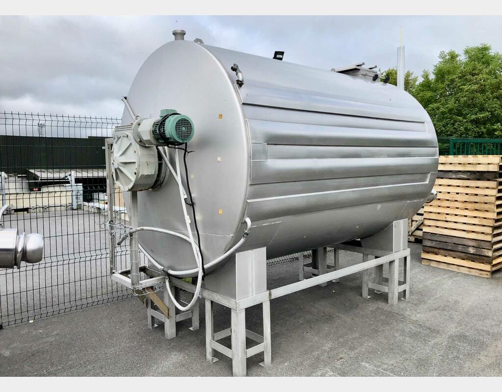 Horizontal stainless steel tank - Thermo-regulated self-draining