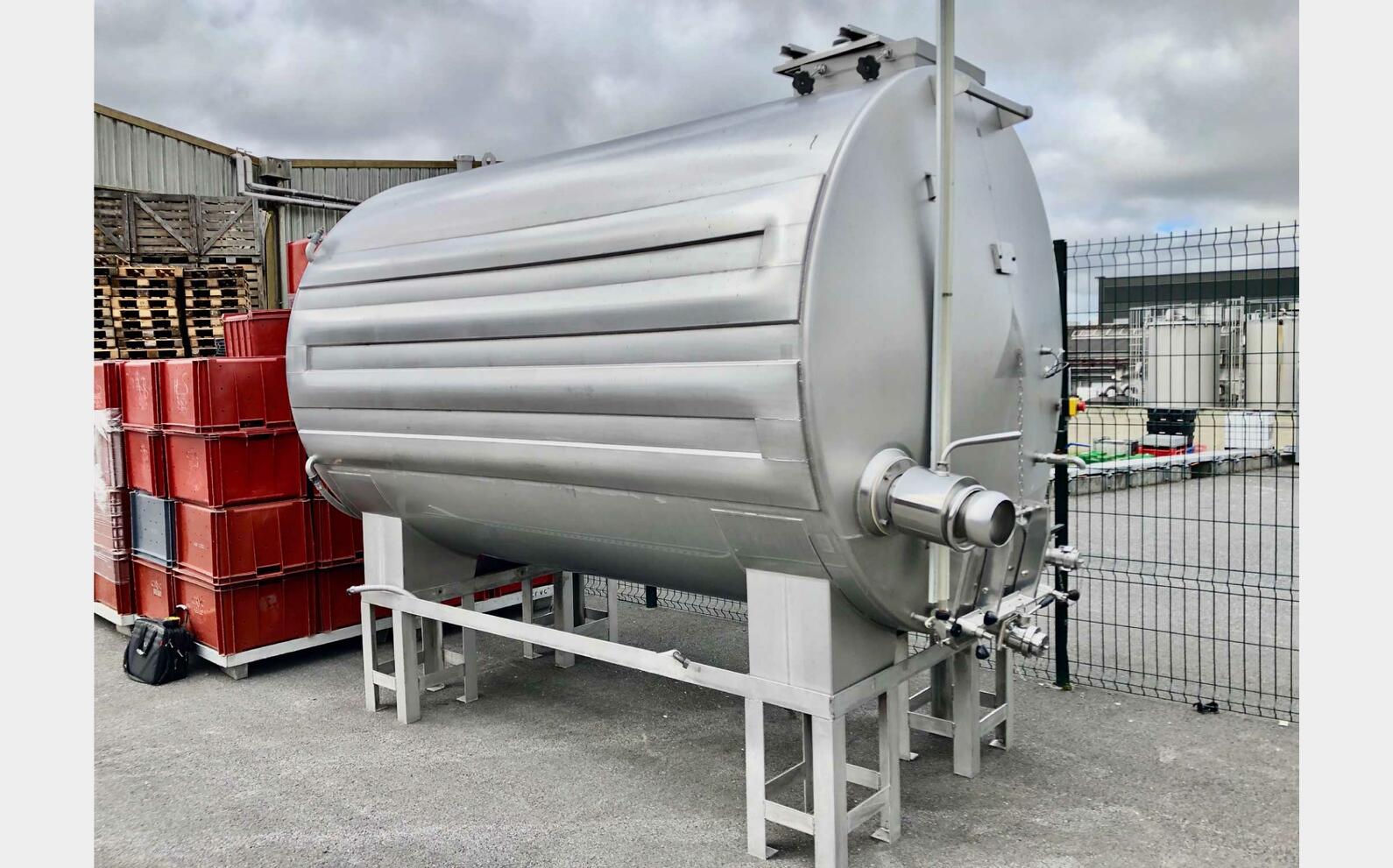 Self-emptying tank 75 HL (7,500 litres) DEMOISY