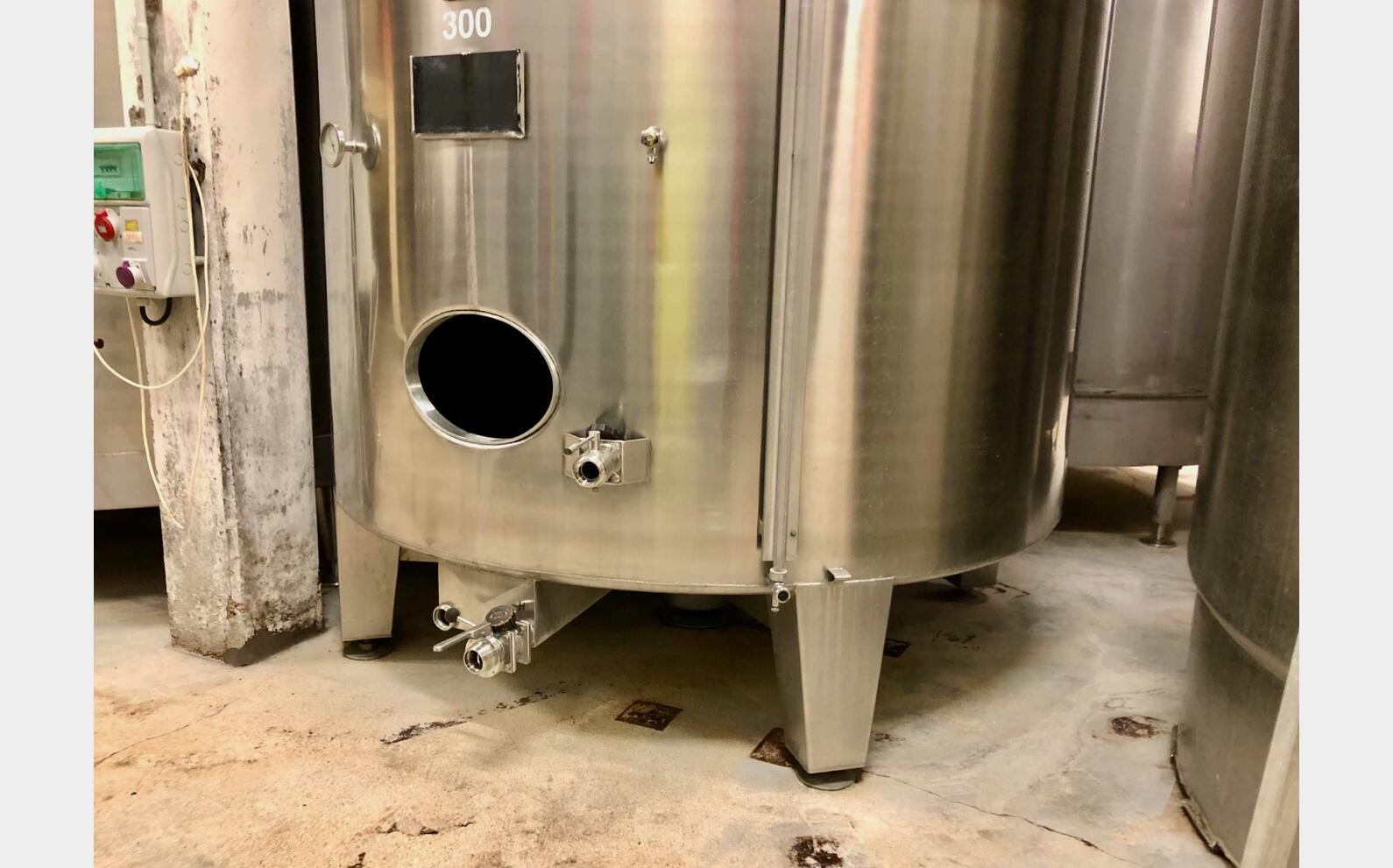 Cuve inox 316- Stockage 175 HL (17 500 litres)