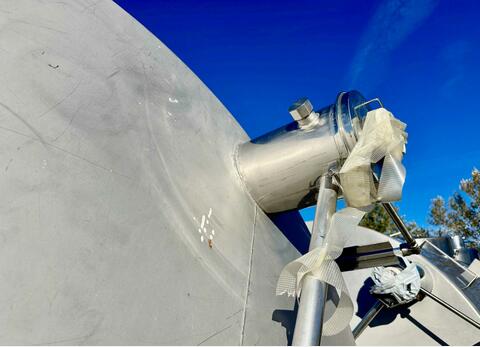 Stainless steel storage tank - On feet