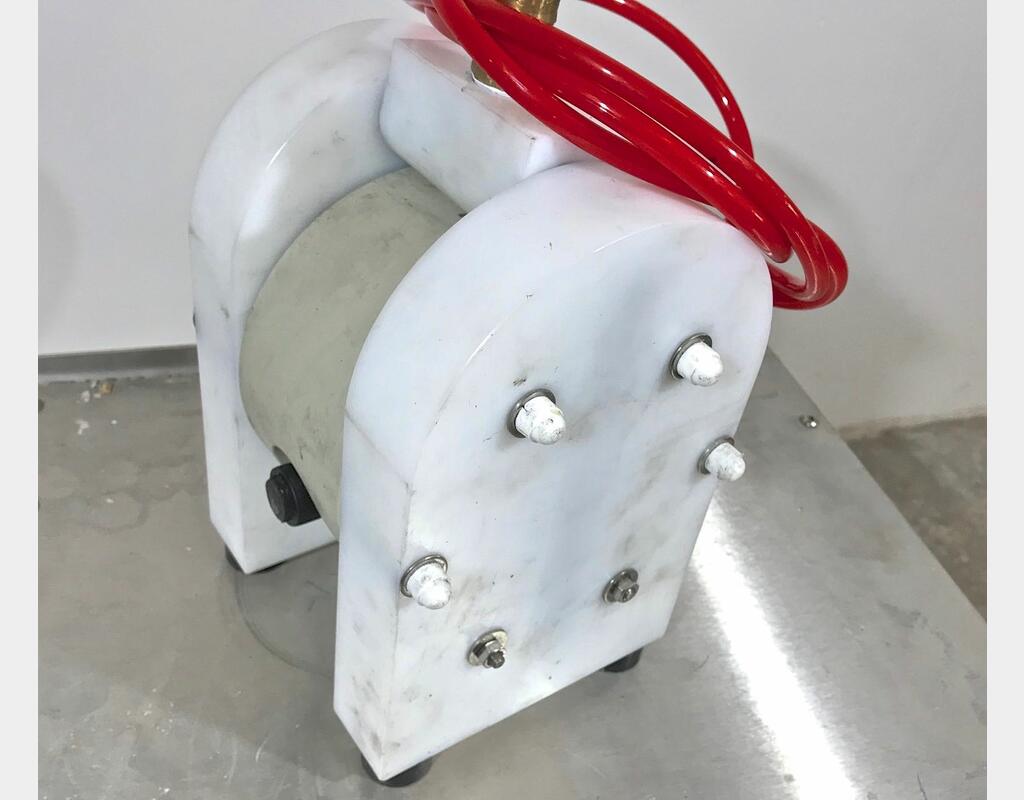 004981b