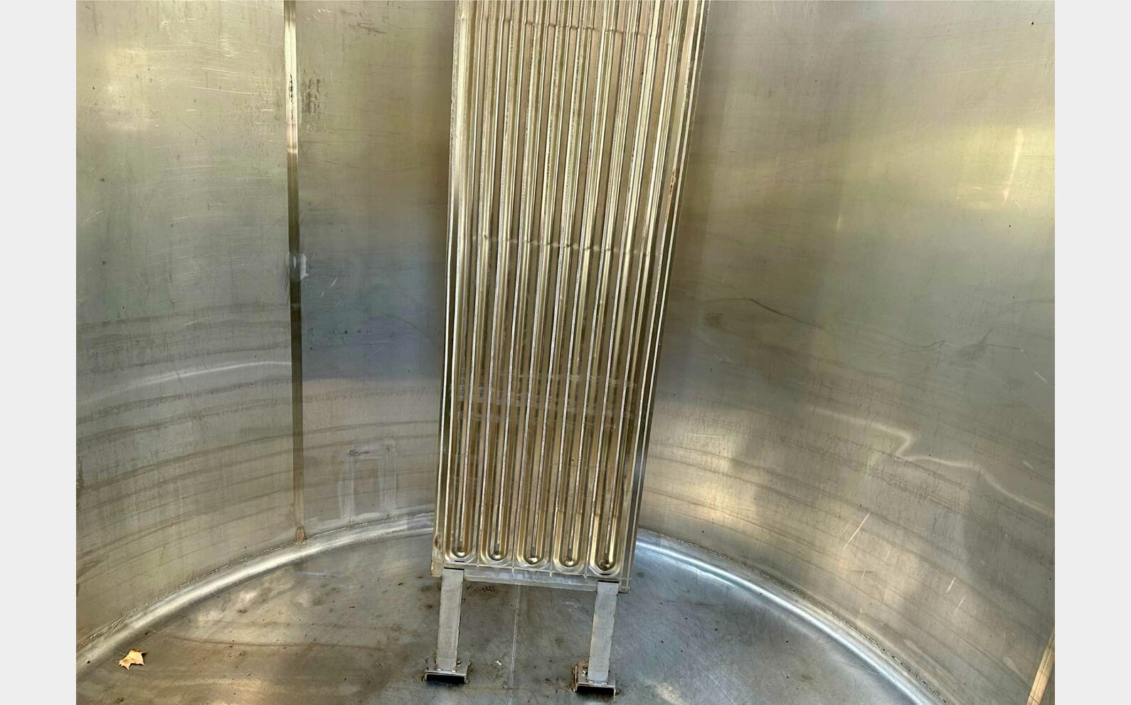 Cuve inox 304 thermor&eacute;gul&eacute;e sur pieds 117 HL (11 700 litres) MIROIR BRAUTHITE