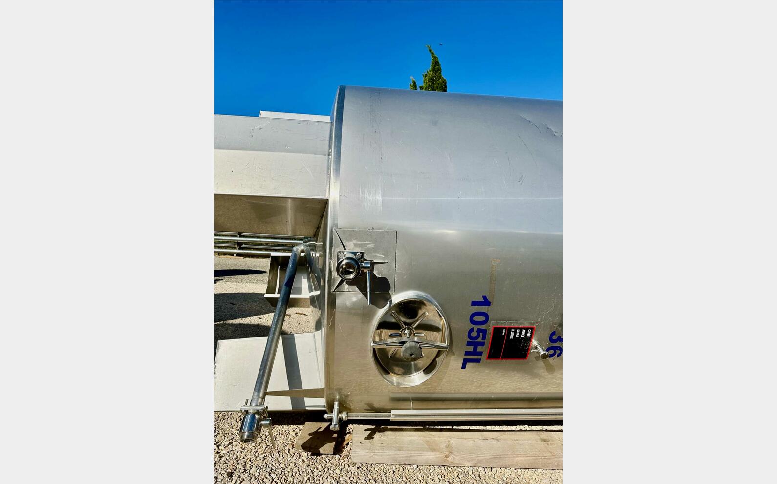 Cuve inox - Fond plat 105 HL (10 500 litres)