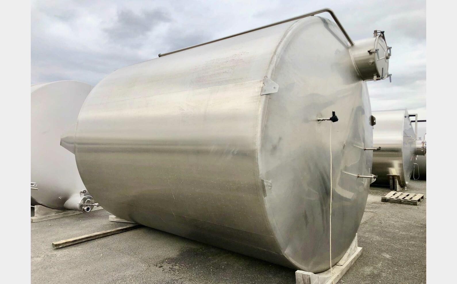 Cuve inox 304L - Drapeau int&eacute;rieur 250 HL (25 000 litres) STAI