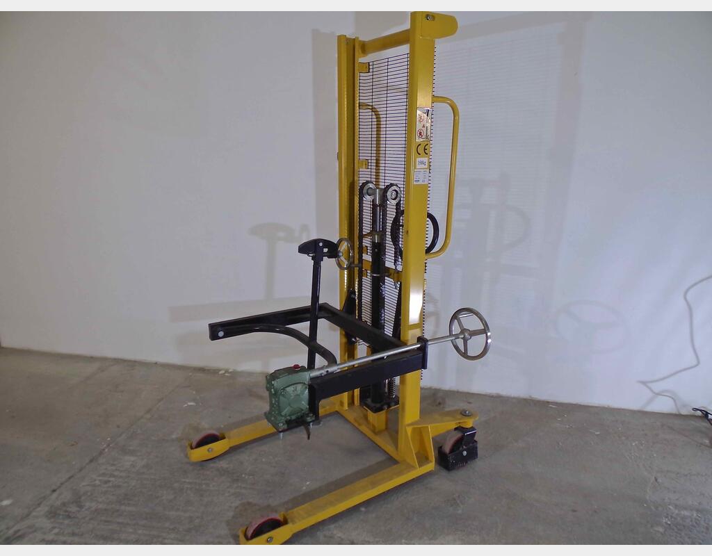Gerbeur l&egrave;ve f&ucirc;t manuel 350 kg maxi Basculeur de f&ucirc;ts