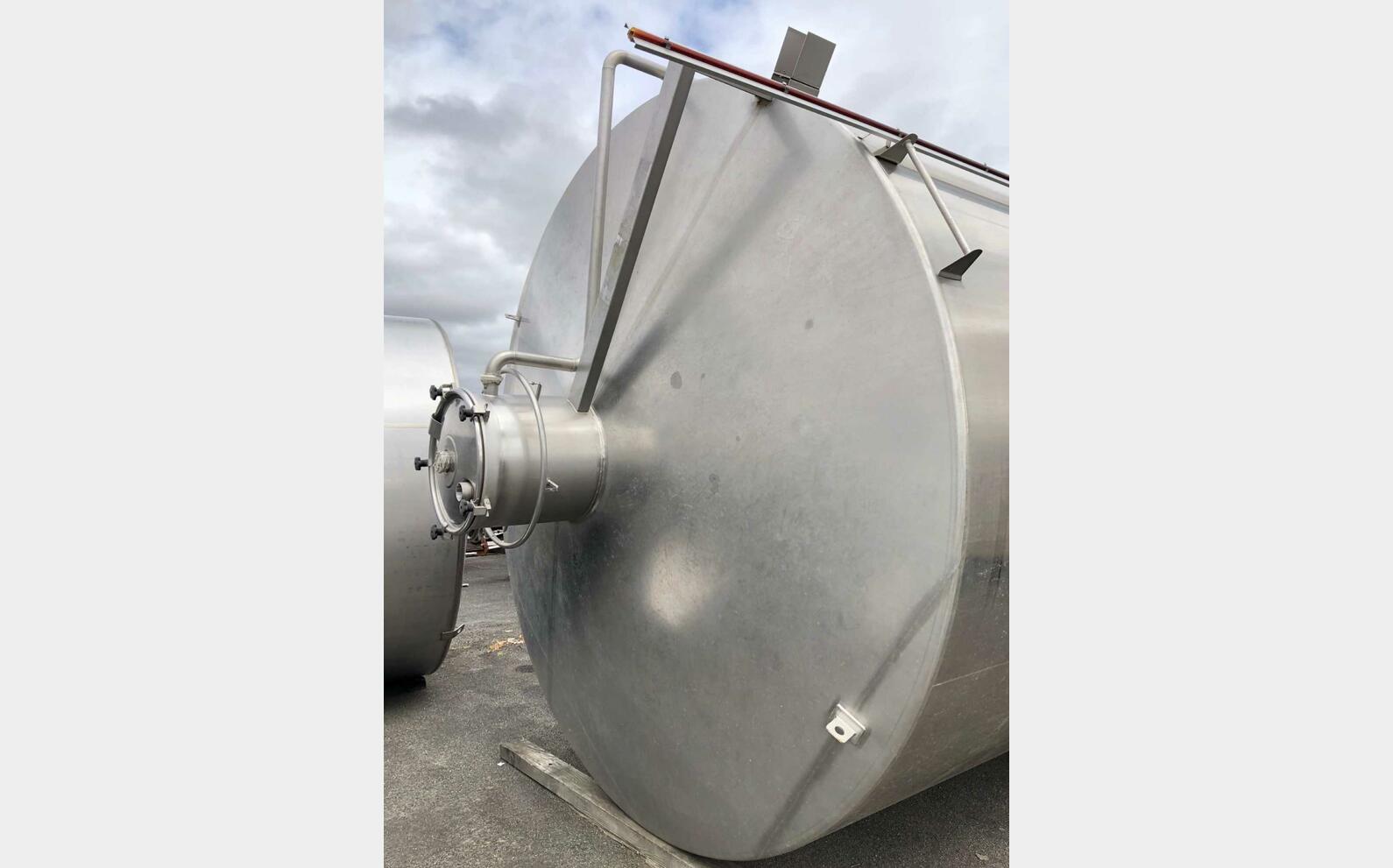 Cuve inox 304 fod plat 250 HL (25 000 litres) CHALVIGNAC