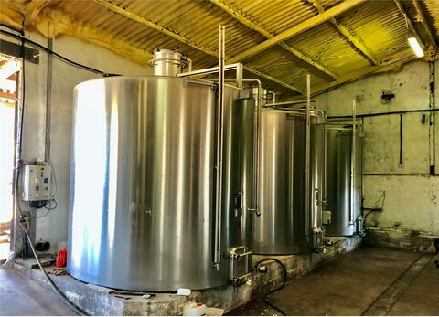 Cuve inox 304 fod plat 250 HL (25 000 litres) CHALVIGNAC