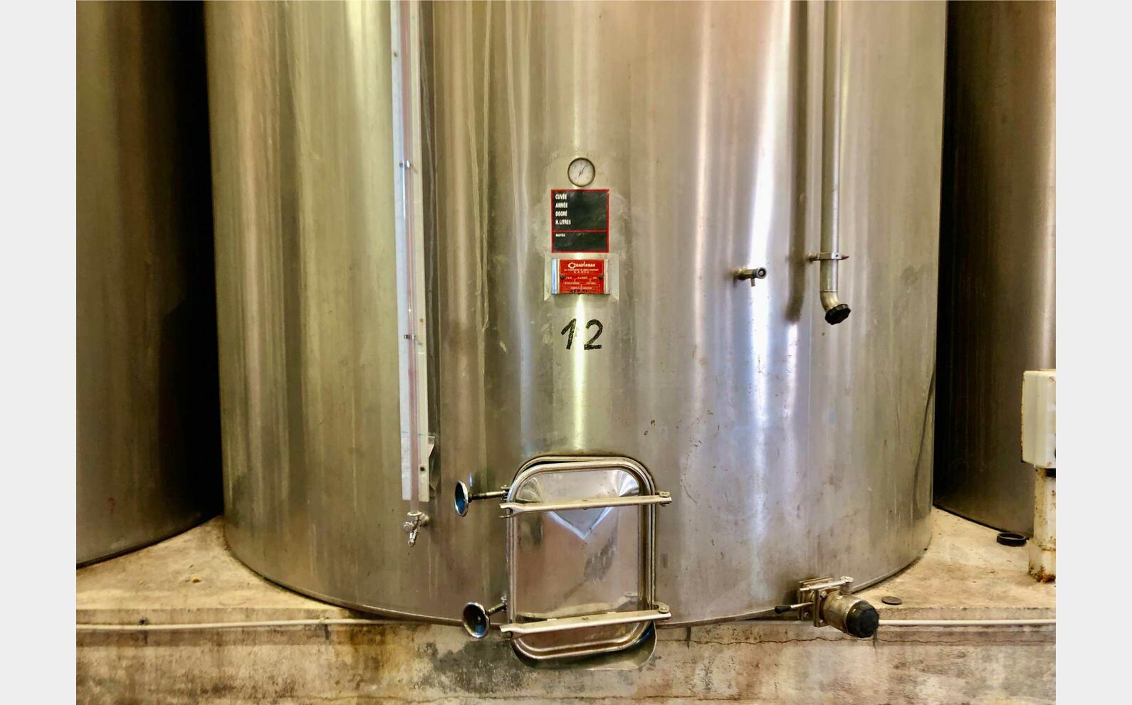 Cuve inox 304 fod plat 250 HL (25 000 litres) CHALVIGNAC