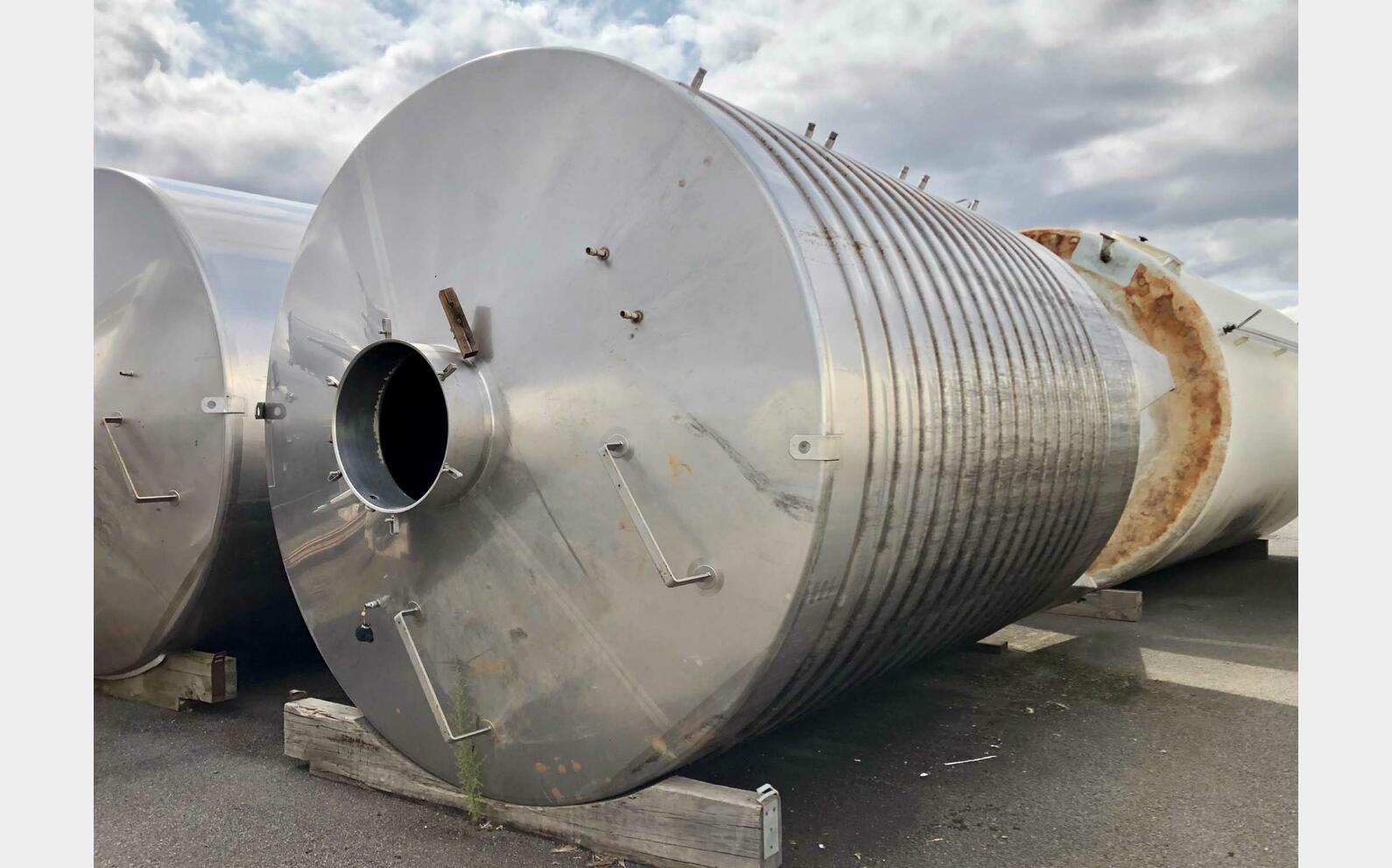 304 stainless steel tank - Conical bottom 300 HL (30 000 litres) CARTIER
