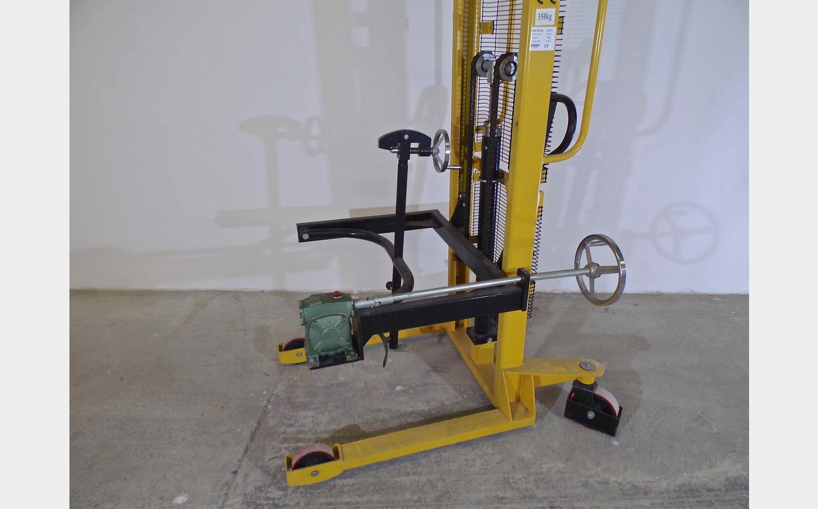 Gerbeur l&egrave;ve f&ucirc;t manuel 350 kg maxi Basculeur de f&ucirc;ts